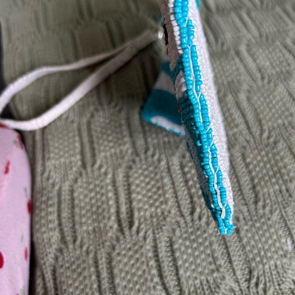 NWT Hand-Beaded Surfing Wristlet Clutch - Turquoise & White, Small - Picture 8 of 9